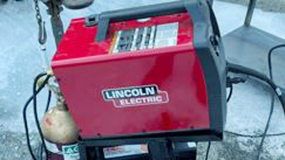 How to Set Up a Lincoln 140 MIG Welder for Smooth Arc 3 How to Set Up a Lincoln 140 MIG Welder
